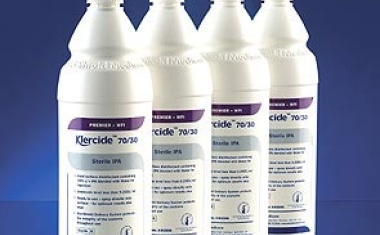 Premier-WFI Klercide 70/30 steriler IPA besteht aus 70% Isopropylalkohol, gemischt mit Wasser für Injektionen