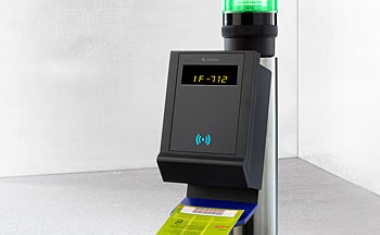 Multileseterminal IF-712 BS: dualer Barcode-Scanner für RFID-Chips und Papiertickets mit Barcode