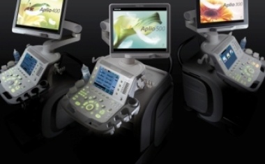 Virtueller 3-D-„Flug“ durch menschlichen Körper und Bildfusion mit CT