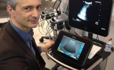 Spezialist für Regionalanästhesie führt auf der MEDICA Scanning-Techniken mit SonoSite Ultraschallsystemen vor