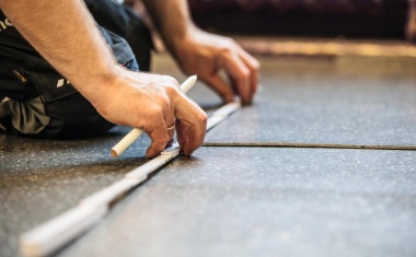 nora one: Globale Systemlösung für die Verlegung von Kautschukböden