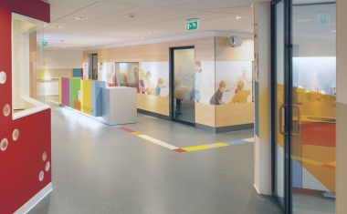 Kautschuk-Belag mit neuen Farben und neuem Design