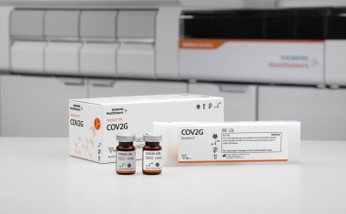 Erste FDA-Notfallzulassung für einen semiquantitativen SARS-CoV-2 IgG Antikörpertest