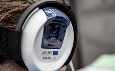 Im-Ohr-Gerät patentiert zur Messung der Körpertemperatur und anderer Vitalparameter