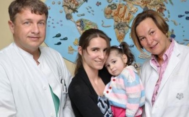 UKJ-Chirurgen operieren krebskrankes Kind ohne Bluttransfusion