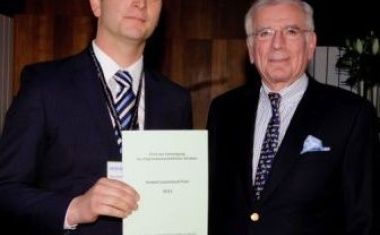 PD Dr. Justus Gille erhält Herbert-Lauterbach-Forschungspreis