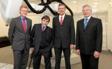 Cyberknife Cologne eröffnet: Uniklinik Köln bietet innovative Strahlentherapie