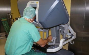 Marburger Fachbereich Medizin nahm „da Vinci“-Operationssystem in Betrieb
