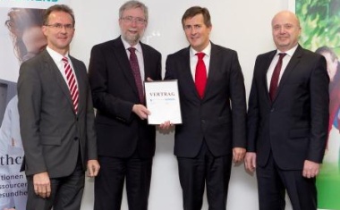 Sana Kliniken und Siemens Healthcare unterzeichnen Vertrag über Klinikinformationstechnologie