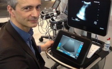 Experte für Regionalanästhesie demonstriert Scantechniken mit SonoSite-Ultraschallsystemen