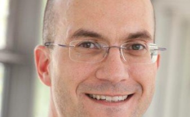 Krebsspezialist Prof. Dr. Lars Bullinger erhält Heisenberg-Professur