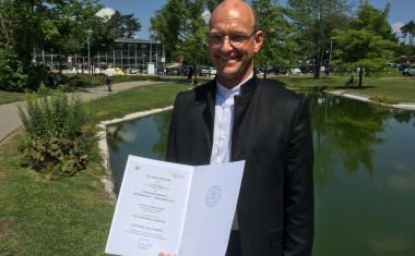 Ausgezeichnet kooperiert: Universität Ulm ehrt sozialpsychologische Händehygieneforschung