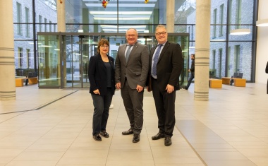 Klinikum Region Hannover: Aufsichtsrat und Medizingeschäftsführer verlängern Vertrag