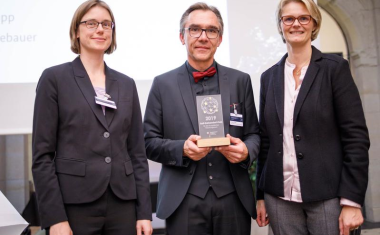 Bildungsministerin zeichnet Jenaer Leibniz-IPHT für Sepsis-Forschung aus