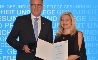 Höchste Auszeichnung des bayerischen Gesundheits- und Pflegeministeriums für Vorstand Medizin der Rhön-Klinikum AG