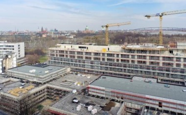 KRH Klinikum Mitte: Richtfest für das modernste Krankenhaus Niedersachsens