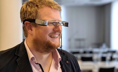 Pflegebrille: Expertenwissen immer im Blick