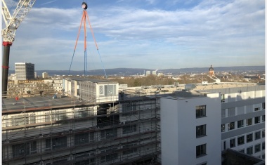 Operation Aufstockung abgeschlossen – kkm ist in acht Tagen auf drei Etagen zusammengewachsen