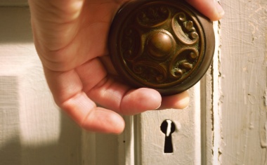 Wie lang Coronaviren auf Flächen überleben