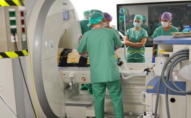 Magnetresonanztomographie intraoperativ eingesetzt