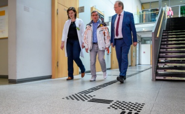 „Barrierefreies UKH“ für blinde und sehbehinderte Patienten