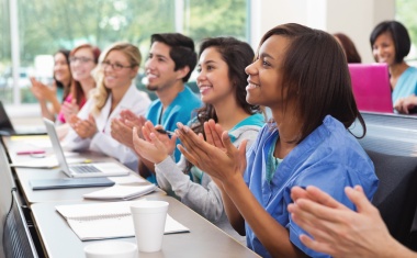 Minister Laumann: Finanzspritze für die Pflegeausbildung