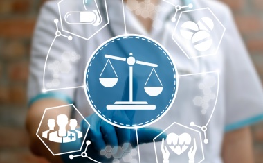 Investitionen in Kliniken und in Rettungsschirm Pflege ausbauen