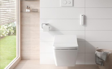 TOTO feiert 40 Jahre Washlet