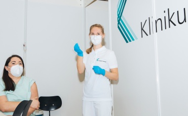 Klinikum Stuttgart startete mit erster  Corona-Impfung in Baden-Württemberg