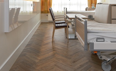 LVT-Designbodenbeläge im Healthcare-Bereich – kein Problem mit PRO CARE