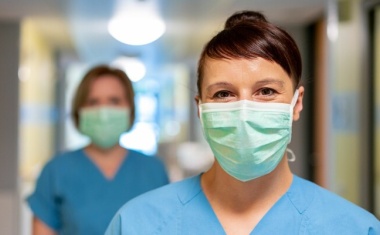 Hohe Impfakzeptanz im Krankenhaus verbessert die Patientensicherheit während der Pandemie