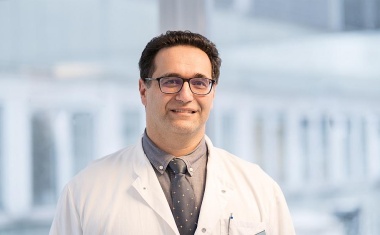 Paracelsus-Klinik Bremen: Dr. med. Reza Akhavan-Sigari verstärkt neurochirurgische Fachabteilung