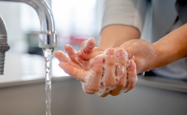 Hygieneregeln wirken auch gegen britische und südafrikanische Mutante