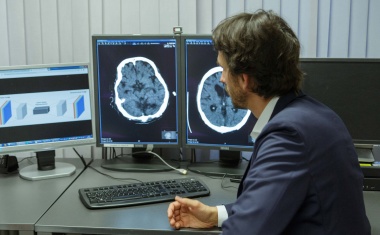 KI-Anwendungen in der Medizin sicherer machen