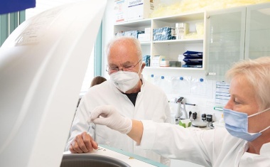 José Carreras Leukämie-Stiftung fördert Regensburger Biomarker-Forschung