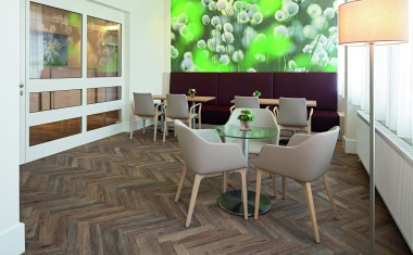 LVT-Designbodenbeläge im Healthcare-Bereich – kein Problem mit PRO CARE