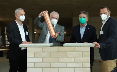 Meilenstein erreicht: Der Rohbau des Klinikneubaus steht