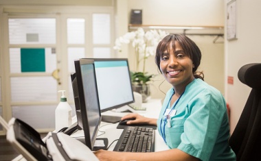 Patienten und Zuweiser binden mit flexibler Online-Terminbuchung