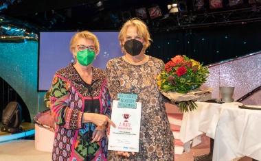 Deutschlands beliebtester Pflegeprofi: Ulrike Wellkamp landet im Wettbewerb bundesweit auf Platz 2