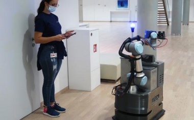 Fraunhofer-Forscher entwickeln Roboter für die Wischdesinfektion