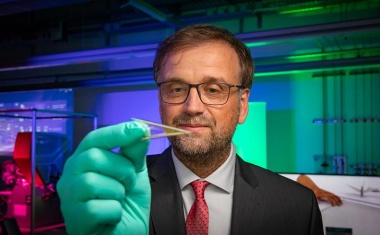 Weltneuheit: Kleinster mikroelektronischer Katheter