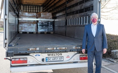 Richard Wolf spendet medizinische Monitore an die „Rosinen-Initiative“ für Kliniken in der Ukraine