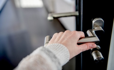 Kupfer wirkt effektiv gegen Sars-Cov-2 auf Oberflächen - Silber nicht