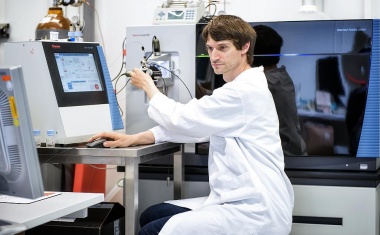 Massenspektrometer und „Peggy Sue“ für proteinbasierte Demenzforschung