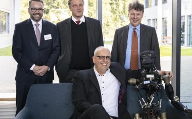 DFKI feiert Gebäude-Eröffnung mit zahlreichen Gästen und offenen Laboren