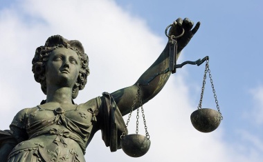 Conterganstiftung - Multidisziplinäre medizinische Kompetenzzentren in den Regionen Westen und Süden gesucht