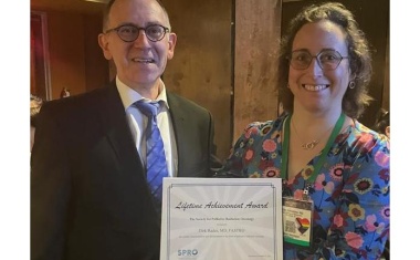 Lübecker Strahlentherapeut Prof. Dr. Dirk Rades in den USA für sein Lebenswerk ausgezeichnet