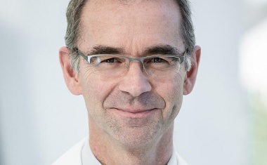 Prof. Dr. Wolfgang Janni erhält Claudia von Schilling Preis 2022