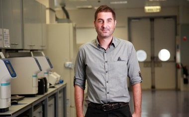 Gianni Panagiotou erforscht Mikrobiome mit bioinformatischen Methoden