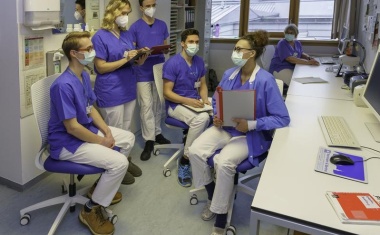 Programm „Auszubildende leiten eine Station“ geht am Dresdner Uniklinikum in neue Runde